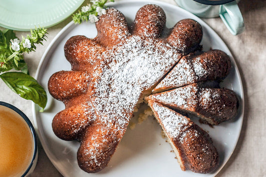 BIZCOCHUELO DE CAFÉ, NUECES Y MANZANA